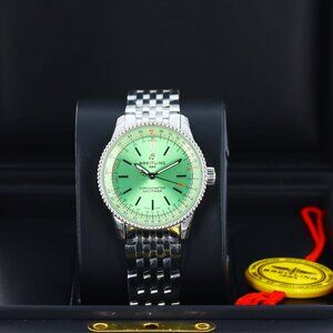 Breitling Navitimer Automatic 35mm, Mint Green Sunburst - SS